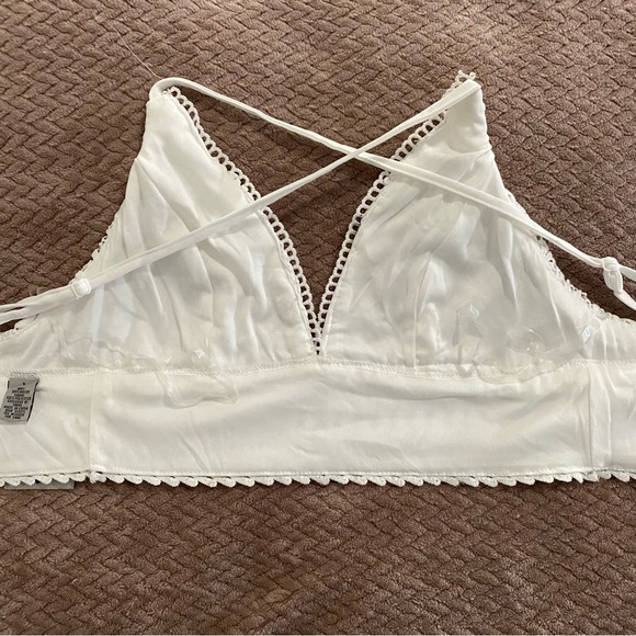 Bralette, white, Criss Cross, Zip up Back. Size Small. - Picture 5 of 6